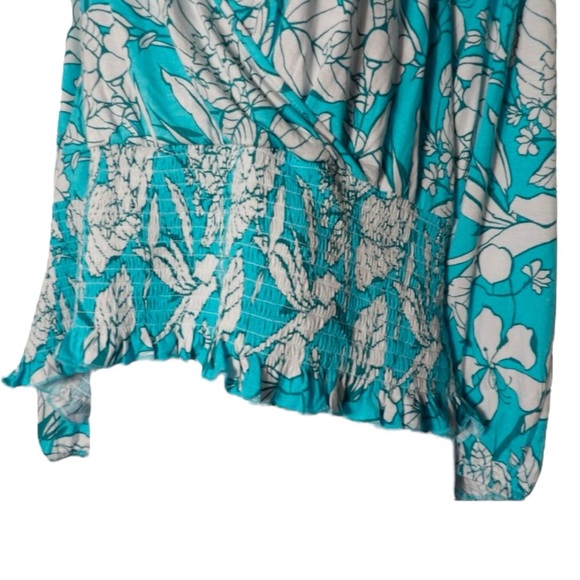 🌺LANE BRYANT Vibrant Soft Stretch Floral Smocked Top in Teal/White  Size 18/20🌺 - Picture 5 of 6